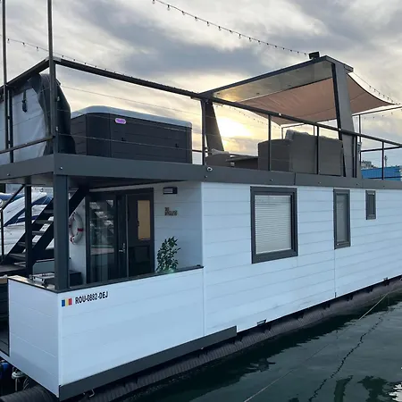 Botel Seaesta Floating House