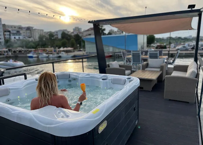 Seaesta Floating * コンスタンツァ