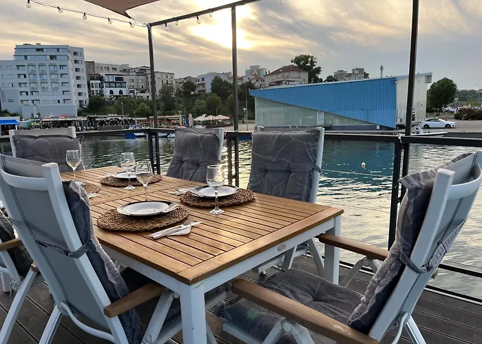 Seaesta Floating * コンスタンツァ